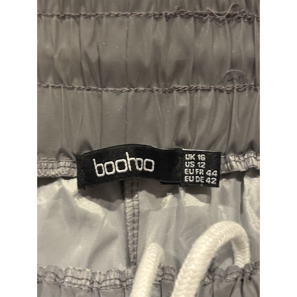 Boohoo Official Reflective Running Shorts Grey - Picture 3 of 7